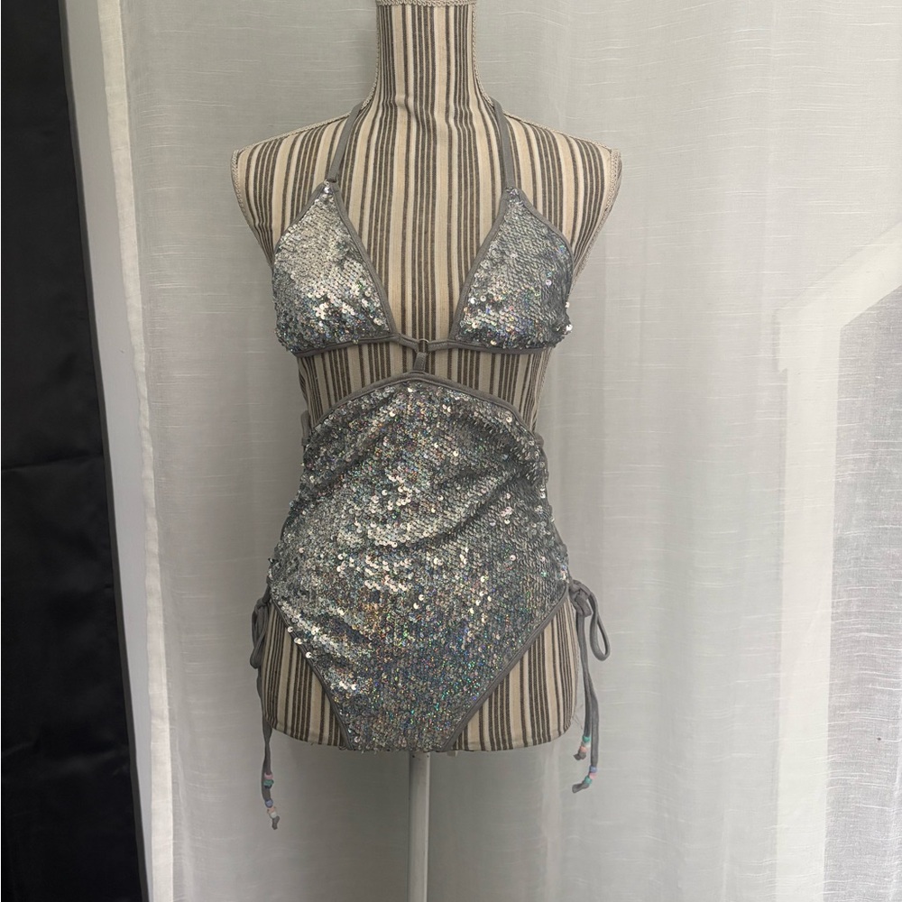 Club Exx festival suit